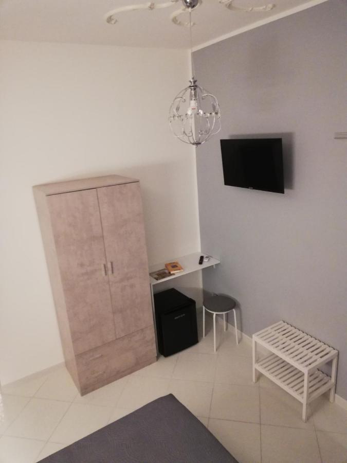 B&B Regina Del Porto 恩佩多克莱港 外观 照片