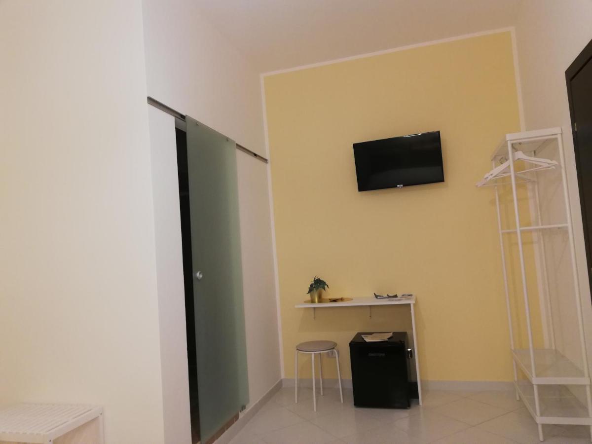 B&B Regina Del Porto 恩佩多克莱港 外观 照片