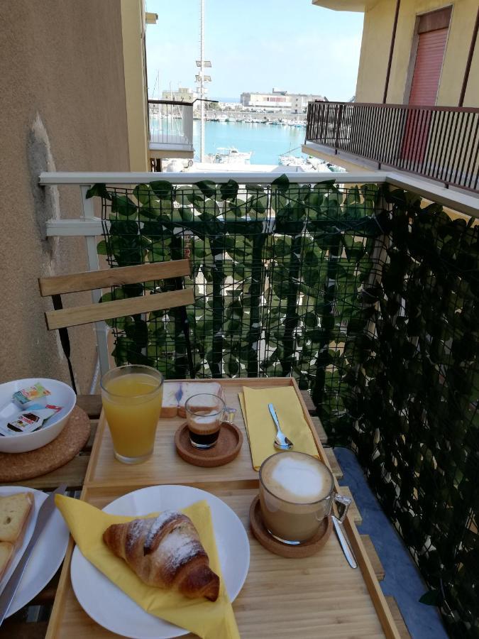 B&B Regina Del Porto 恩佩多克莱港 外观 照片