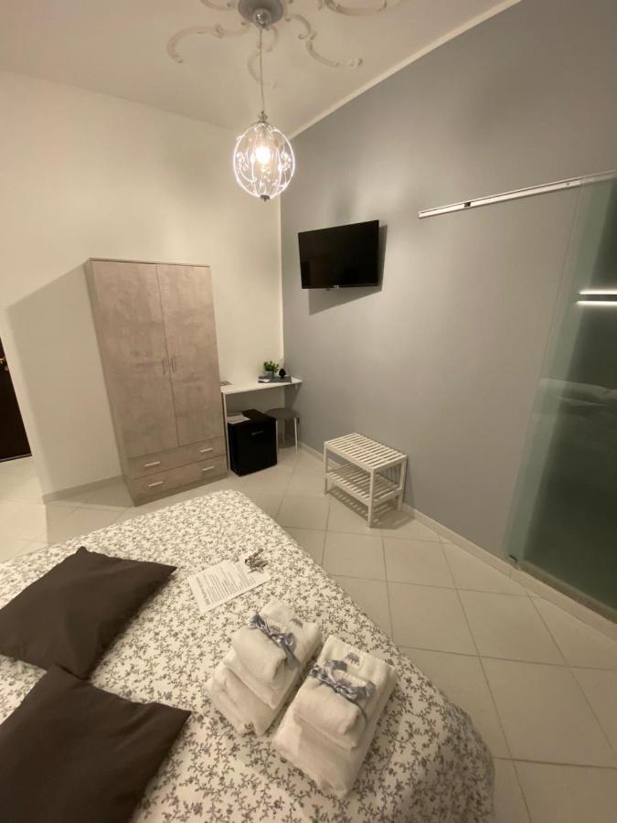 B&B Regina Del Porto 恩佩多克莱港 外观 照片